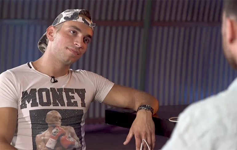 Damian, de grootste idioot van Oh Oh Daar Gaan We Weer, aan leugendetector