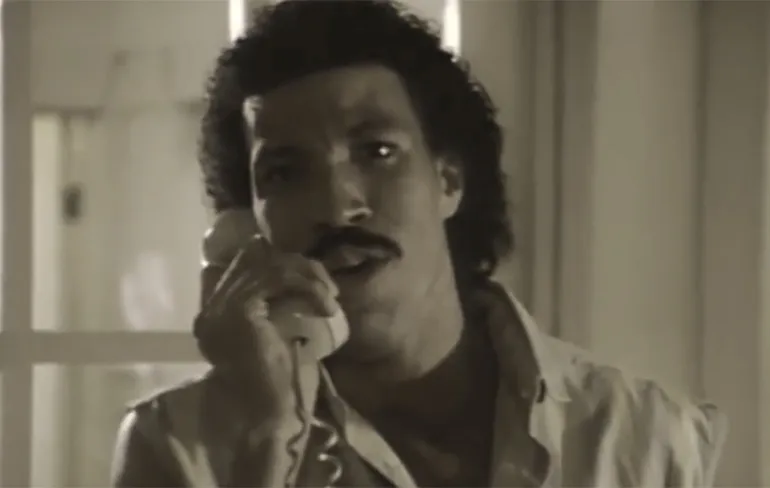 De beste Adele "Hello" parodieën die er nu zijn!