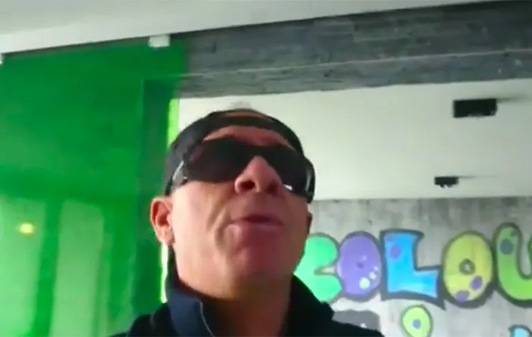 De DJ Jean vs Johan Derksen soap gaat verder: DJ Jean maakt excuses