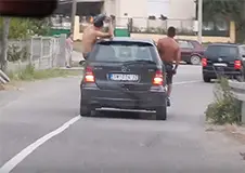 De meest idiote mensen in een auto van vandaag!