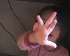 De meest schattige snoepdief die je vandaag zult zien!