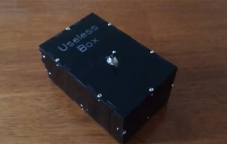 De MOODY Useless Box is nutteloos, maar geniaal!