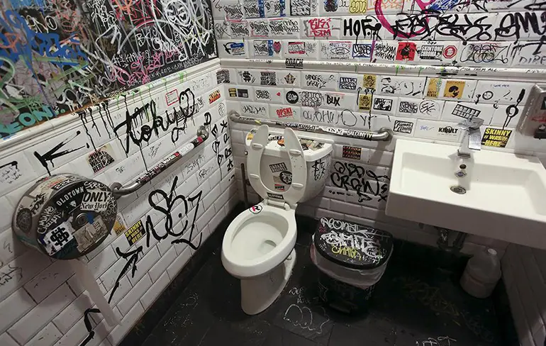 De wereld rond in 45 toiletpotten!