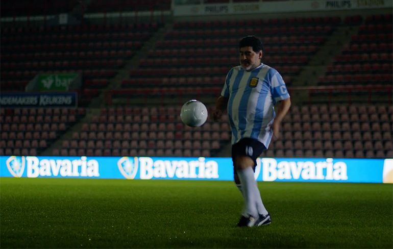 Diego Maradona doet remake van Basten commercial uit 1993