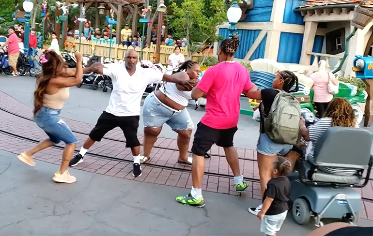 Disneyland de vrolijkste plek op aarde, maar voor deze mensen zeker niet