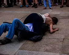 Dolle Mina gaat helemaal Apeshit in Brazilië