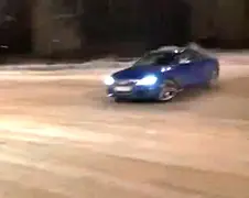 Driften in een Audi S5 gaat niet helemaal goed...