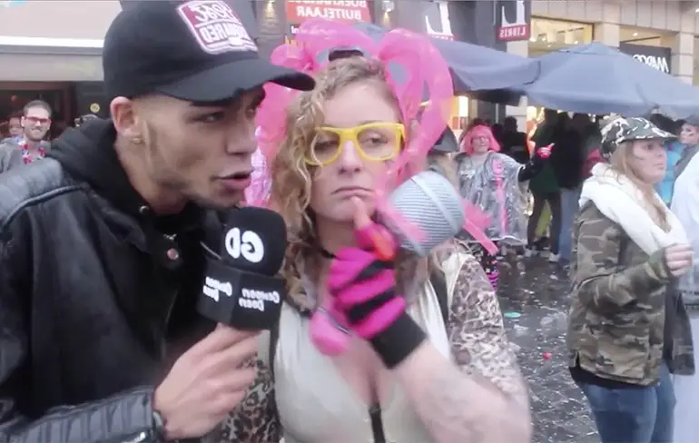 Dronken chick in Breda is zeker wel te "Paayen" voor een sekstape!