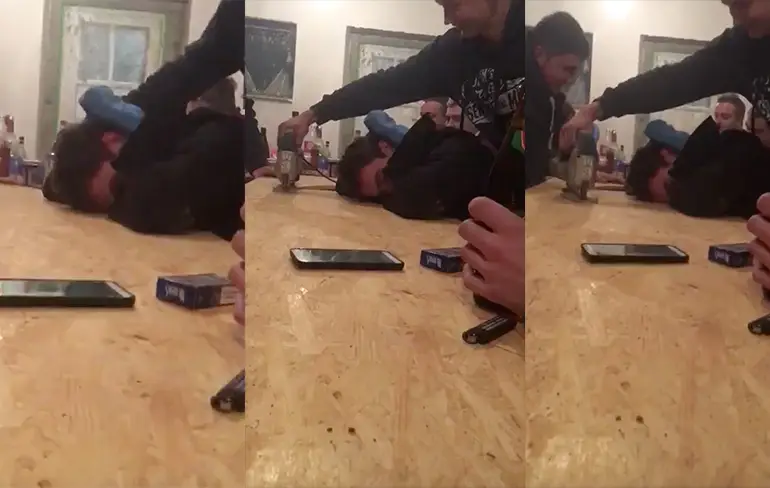 Dronken in slaap vallen bij handige vrienden is nooit een goed idee!