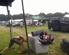 Duitser wakker maken met lawinepijl op camping TT Assen
