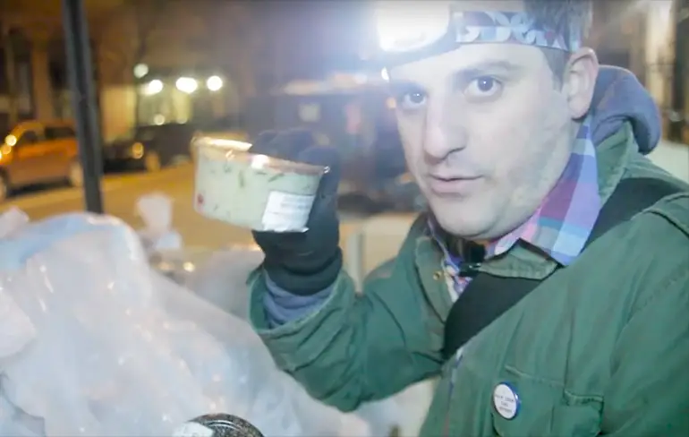 Dumpster Diving: Nooit voor eten betalen in New York