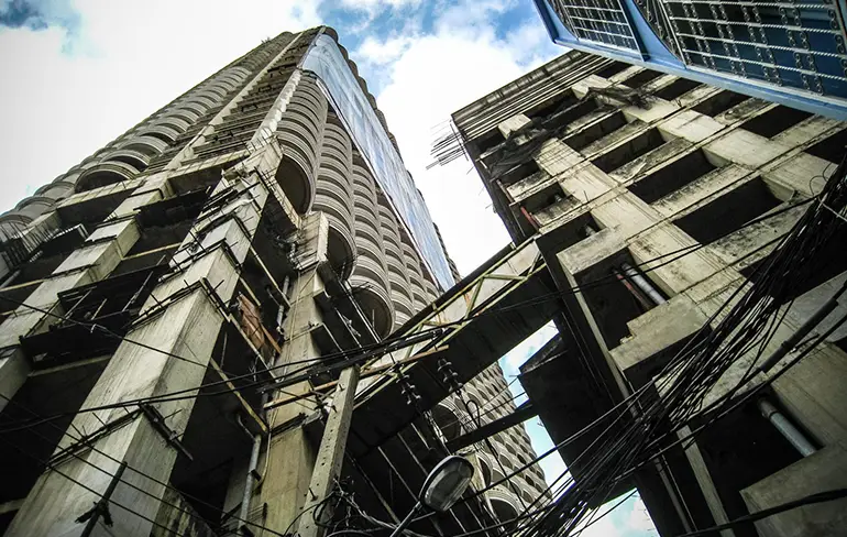 Een kijkje in de verlaten Ghost Tower in Bangkok