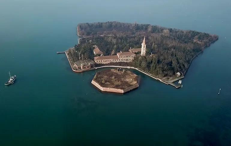 Een nachtje slapen op Italiaanse spookeiland Poveglia