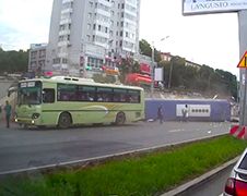 Een typisch Russisch ongeluk met een bus...