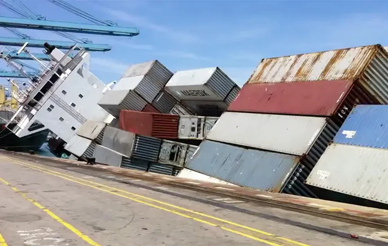 Eh baas, dat containerschip dat we moesten laden...