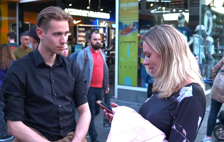 Eh studentje, zou je met mij tussen de lakens willen duiken?