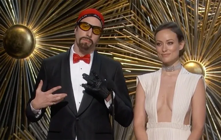 En daar was ineens Ali G op het podium van de Oscars