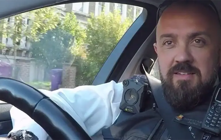 Engelse politie haalt scooterdief onderuit