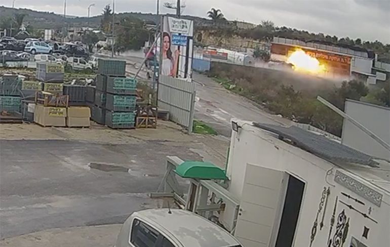 Enorme vlammenzee als gevolg van explosie bij tankstation in Israel