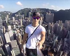 Even een Selfie maken op Skyscraper in Hong Kong...