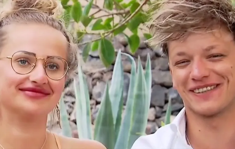 Ex on the Beach in de mix: "Zijn die trouwens echt? Nee die heb ik pas 2 maanden"