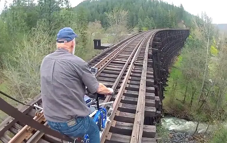 Extreme Railbiking, fietsen op verlaten treinrails