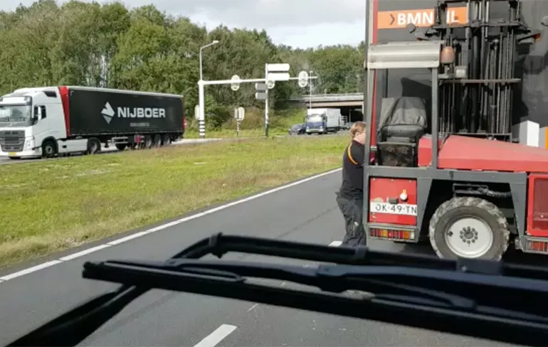 Faith in Humanity Restored: Chauffeur biedt helpende hand!