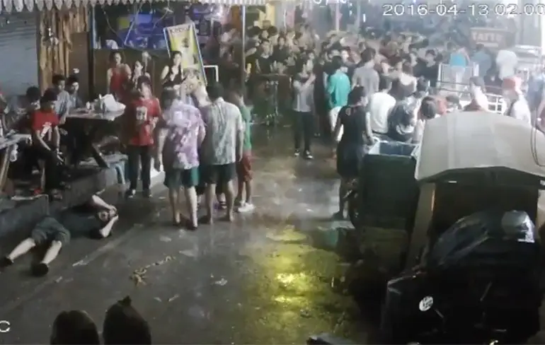 Familie bruut aangevallen in Thailand