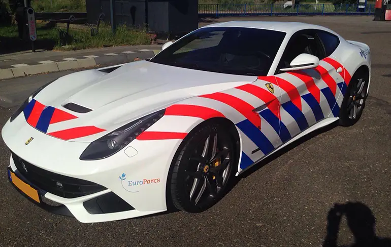 Ferrari doet mee als politieauto in Streetgasm Rally!