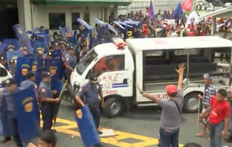 Filipijnse politie speelt Carmageddon tijdens anti-Amerika betoging