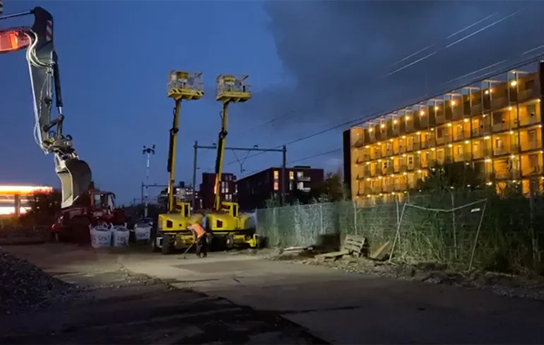 Flat pesten in Pijnacker met lampen van kraan