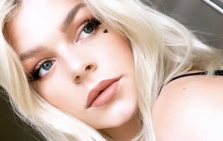 Foto van een topless Davina Michelle valt toch enorm tegen