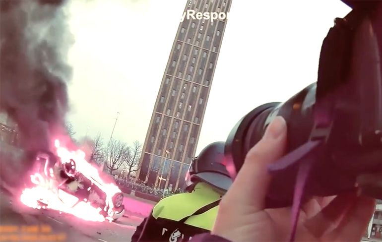 Fotograaf deelt zijn bodycambeelden van de rellen in Eindhoven