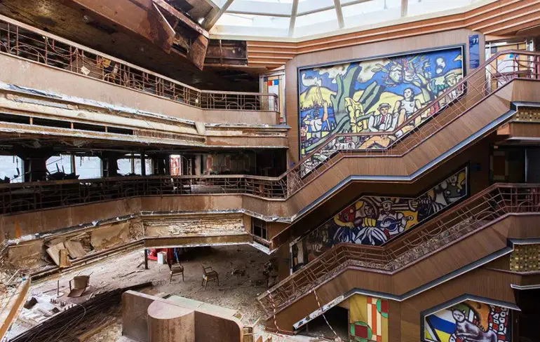 Fotograaf nam stiekem kijkje in gekapseisde Costa Concordia