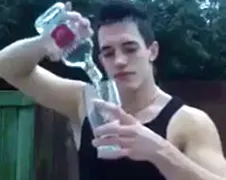 Gast tilt zuipen naar nieuw niveau!