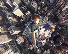 Gekke Russen maken nog gekkere Selfie in Hong Kong