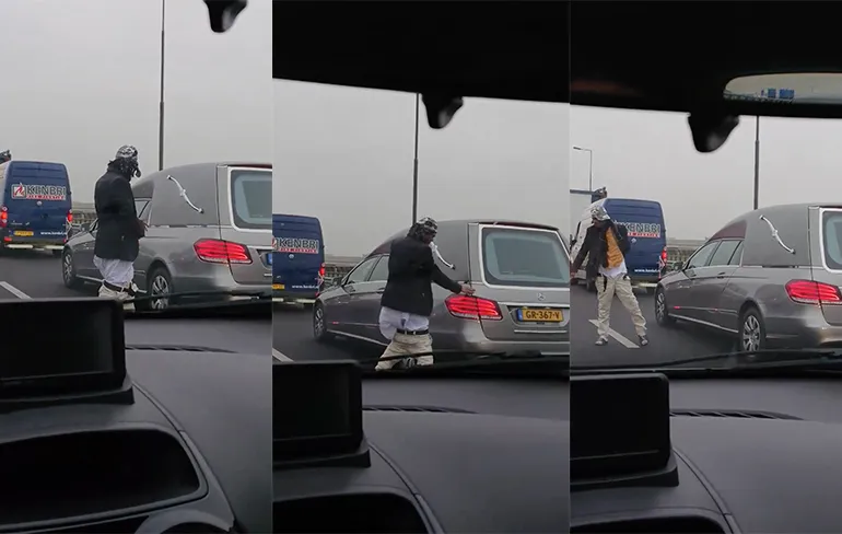 Gekkie gespot op de Botlekbrug