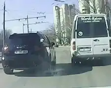 Gevalletje Instant Karma voor Porsche Cayenne rijder