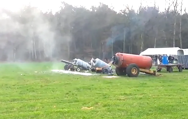 Gewoon een knallende compilatie van carbidschieten in Nederland