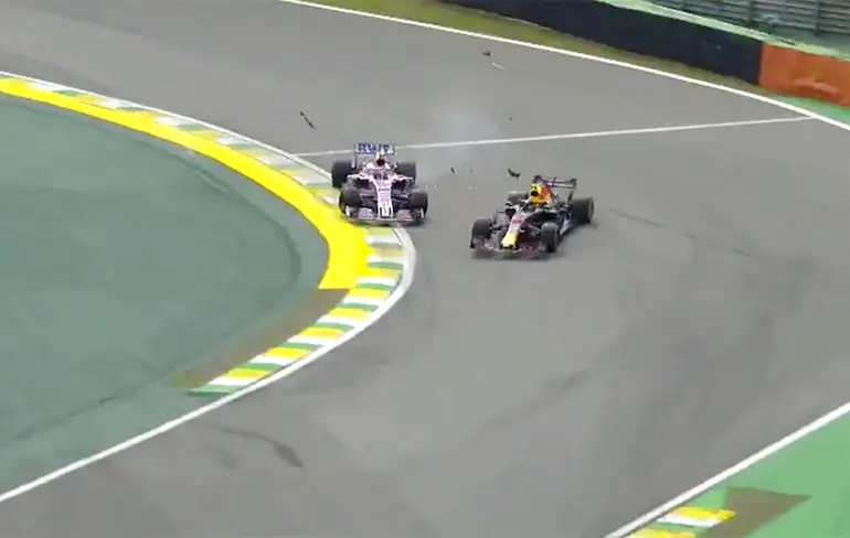 Gloeiende, Max Verstappen geen winnaar GP Brazilië na tikkie van Ocon