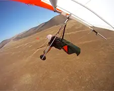 Hang Glider Lin Lyons heeft wat problemen
