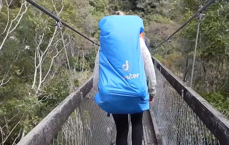Hangbrug in Nieuw-Zeeland valt met wandelaars naar beneden