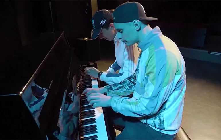 Hardstyle Pianist doet een lekkere Happy Hardcore Mashup