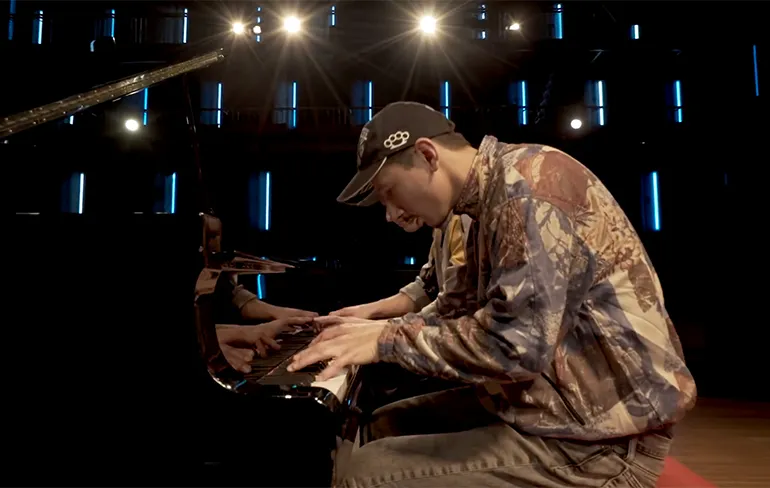 Hardstyle Pianist heeft weer een lekkere Happy Hardcore Mashup gemaakt