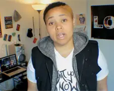 Harig bord vretertje is gek op meloenen