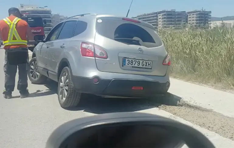 Heel even off road gaan kan toch wel met deze auto?