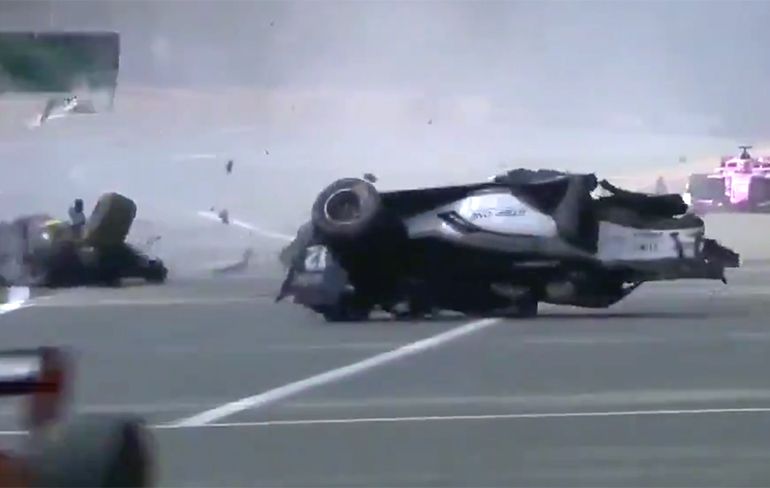 Heftige crash tijdens Formule 2-race in Belgie, coureur overleden