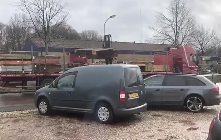 Heftruckchauffeur weet nu ook dat je zware lading niet zo hoog moet tillen