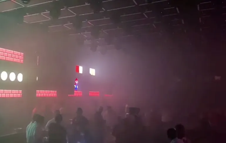 Hele vette Super Mario visuals op een feestje