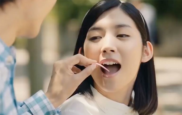 Het formaat doet er wel toe in Japanse kauwgum commercials